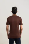 7362345631829-CAMISETA_PIMA_-_GOLA_CRUZADA_DUPLA_-_MARROM